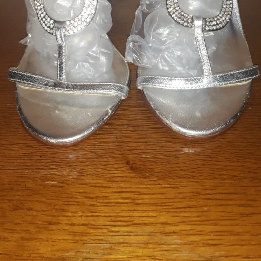 Shoes - Picture 6 of 7